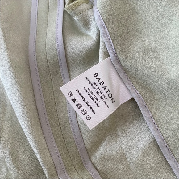 🌟RARE🌟 Aritzia Babaton Macauley Cropped Blazer in soft sage green (XXS) - Picture 6 of 8